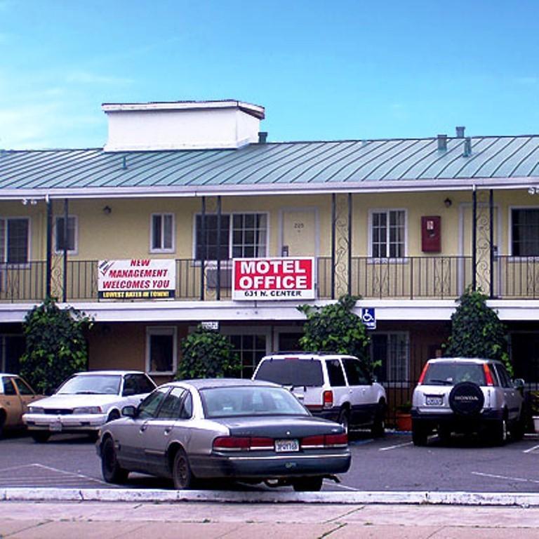 Stockton Travelers Motel Exteriör bild
